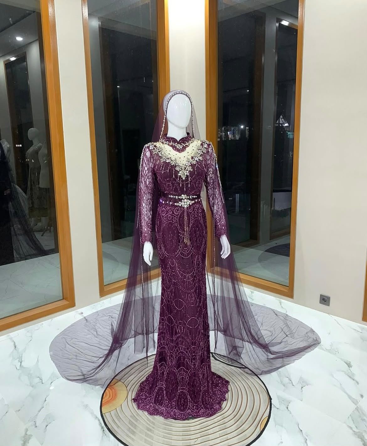 Slim dress burgundy
